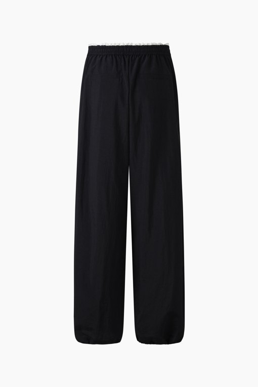 https://img.benettonmall.com/PARTS/KS/26S/SAPTE4631BK_MB_D11.jpg?cb=1777643535