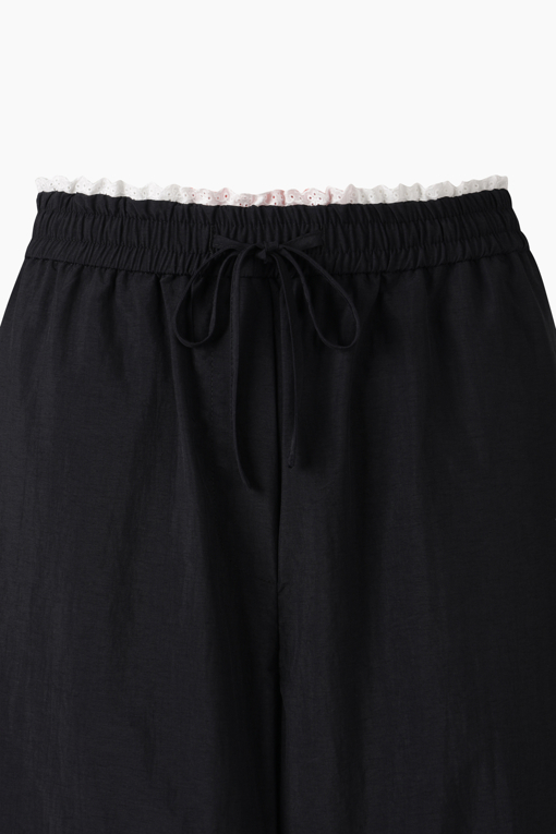 https://img.benettonmall.com/PARTS/KS/26S/SAPTE4631BK_MB_D12.jpg?cb=1777643535