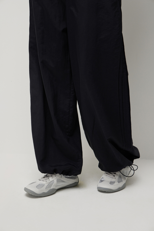 https://img.benettonmall.com/PARTS/KS/26S/SAPTE4631BK_MB_D5.jpg?cb=1778668868