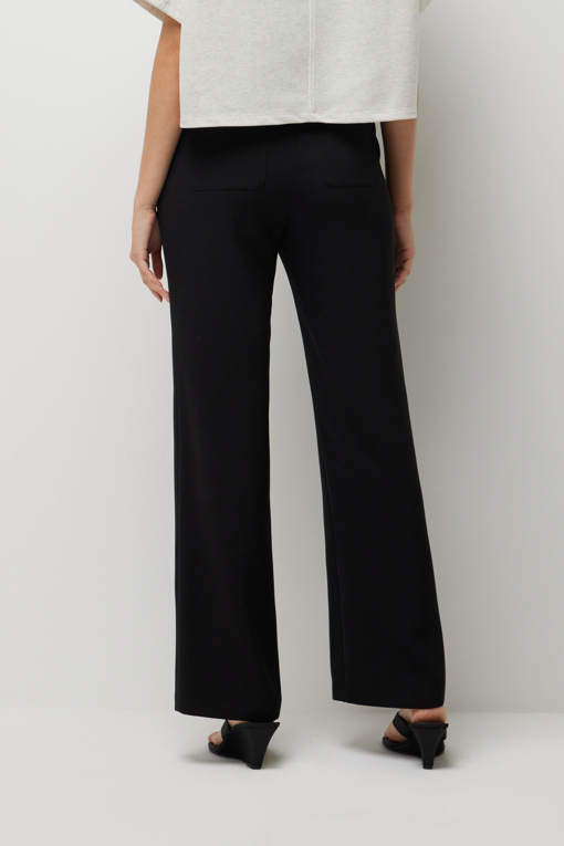 https://img.benettonmall.com/PARTS/KS/26S/SAPTE5631BK_MB_D2.jpg?cb=1777643535