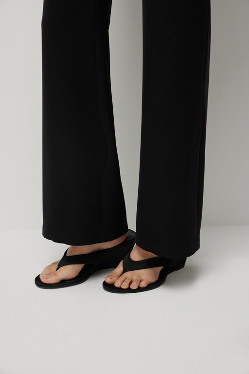 https://img.benettonmall.com/PARTS/KS/26S/SAPTE5631BK_MB_D4.jpg?cb=1777643535