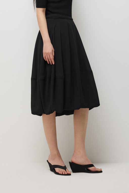 https://img.benettonmall.com/PARTS/KS/26S/SASK31631BK_MB_D1.jpg?cb=1782918151