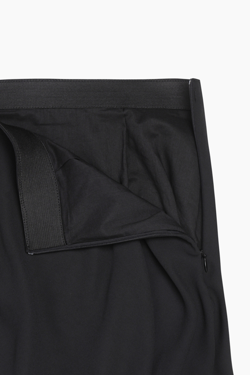 https://img.benettonmall.com/PARTS/KS/26S/SASK31631BK_MB_D15.jpg?cb=1782918151