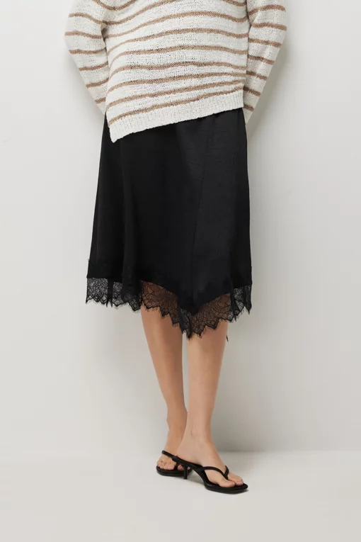 https://img.benettonmall.com/PARTS/KS/26S/SASK32631BK_MB.jpg?cb=1782918151