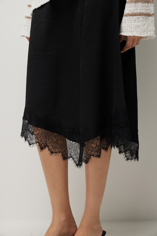 https://img.benettonmall.com/PARTS/KS/26S/SASK32631BK_MB_D4.jpg?cb=1782918151