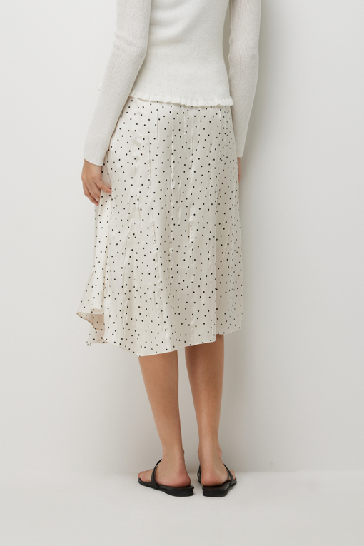 https://img.benettonmall.com/PARTS/KS/26S/SASK32631CR_MB_D2.jpg?cb=1782918151