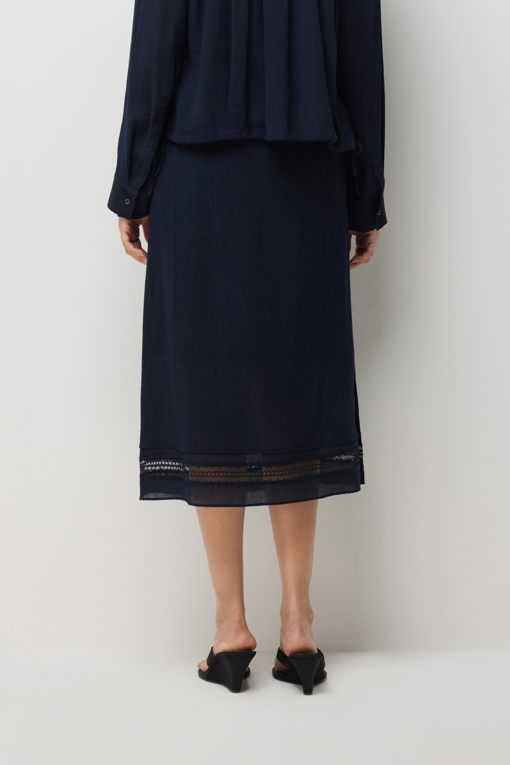 https://img.benettonmall.com/PARTS/KS/26S/SASK33631NY_MB_D2.jpg?cb=1778668868