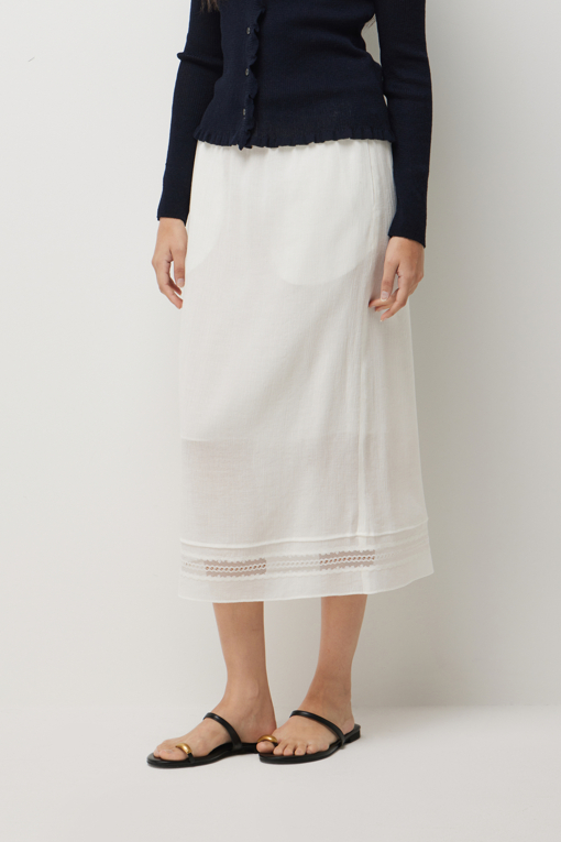 https://img.benettonmall.com/PARTS/KS/26S/SASK33631WH_MB_D1.jpg?cb=1778668868