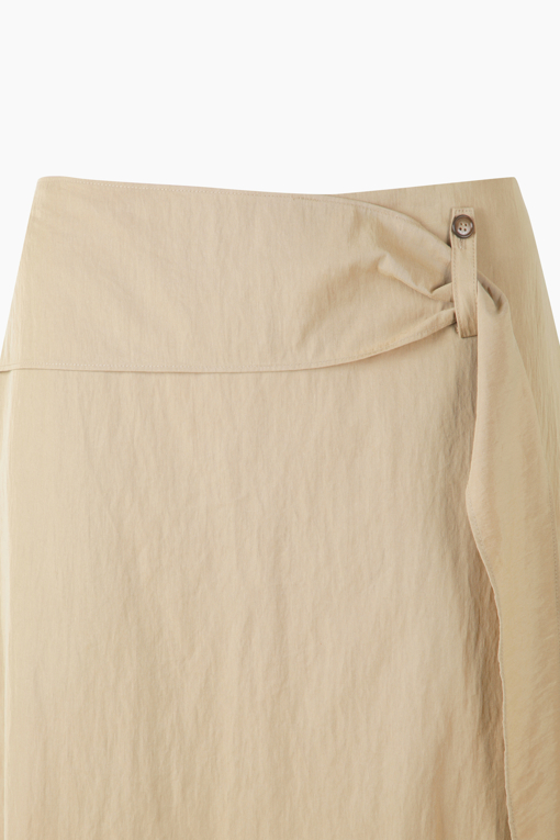 https://img.benettonmall.com/PARTS/KS/26S/SASK34631BG_MB_D12.jpg?cb=1782918151