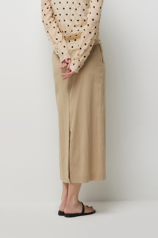 https://img.benettonmall.com/PARTS/KS/26S/SASK34631BG_MB_D3.jpg?cb=1782918151
