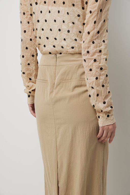 https://img.benettonmall.com/PARTS/KS/26S/SASK34631BG_MB_D4.jpg?cb=1782918151