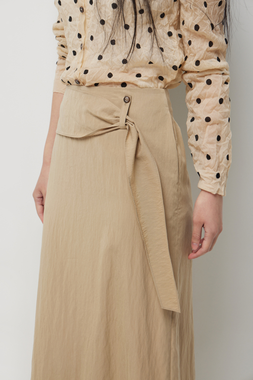 https://img.benettonmall.com/PARTS/KS/26S/SASK34631BG_MB_D5.jpg?cb=1782918151