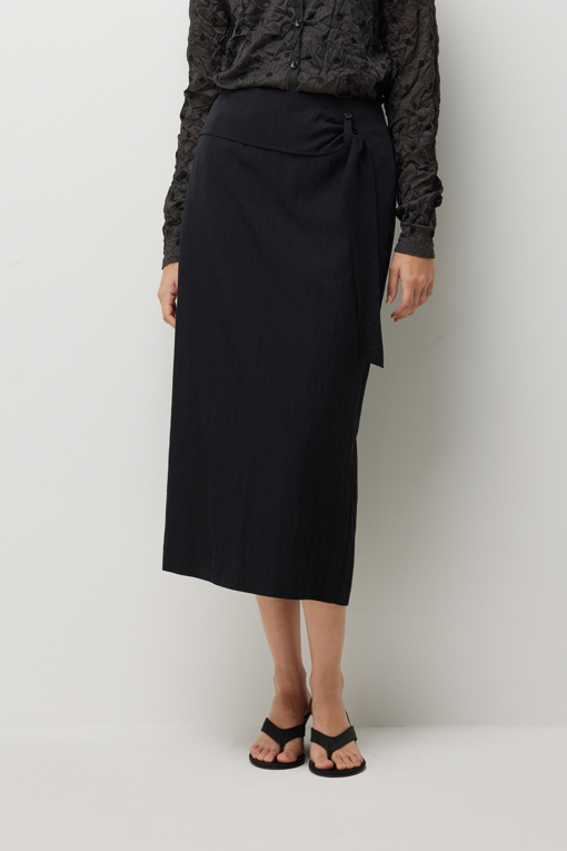 https://img.benettonmall.com/PARTS/KS/26S/SASK34631BK_MB_D0.jpg?cb=1782918151