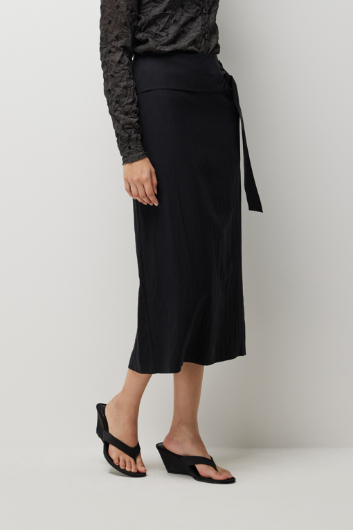 https://img.benettonmall.com/PARTS/KS/26S/SASK34631BK_MB_D1.jpg?cb=1782918151