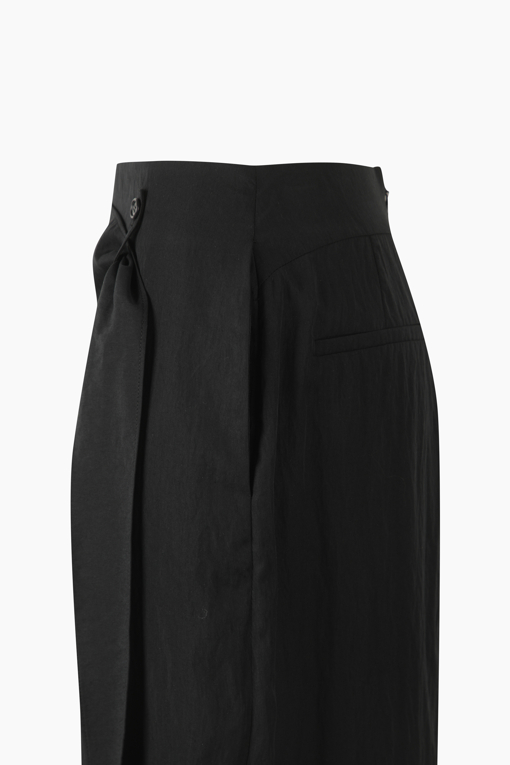 https://img.benettonmall.com/PARTS/KS/26S/SASK34631BK_MB_D13.jpg?cb=1782918151