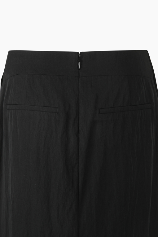 https://img.benettonmall.com/PARTS/KS/26S/SASK34631BK_MB_D14.jpg?cb=1782918151