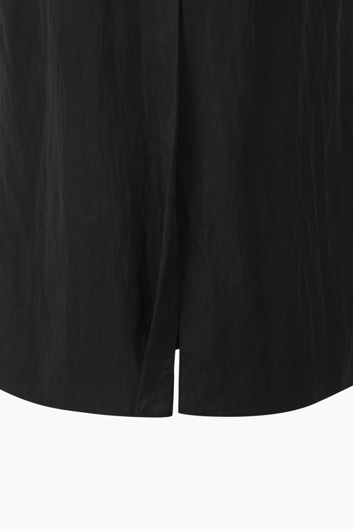 https://img.benettonmall.com/PARTS/KS/26S/SASK34631BK_MB_D15.jpg?cb=1782918151