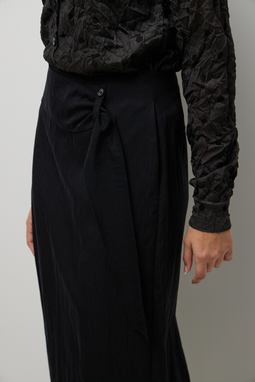 https://img.benettonmall.com/PARTS/KS/26S/SASK34631BK_MB_D3.jpg?cb=1782918151