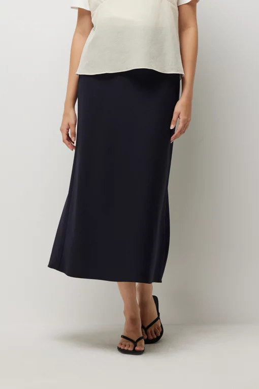 https://img.benettonmall.com/PARTS/KS/26S/SASK35631DN_MB.jpg?cb=1782918151