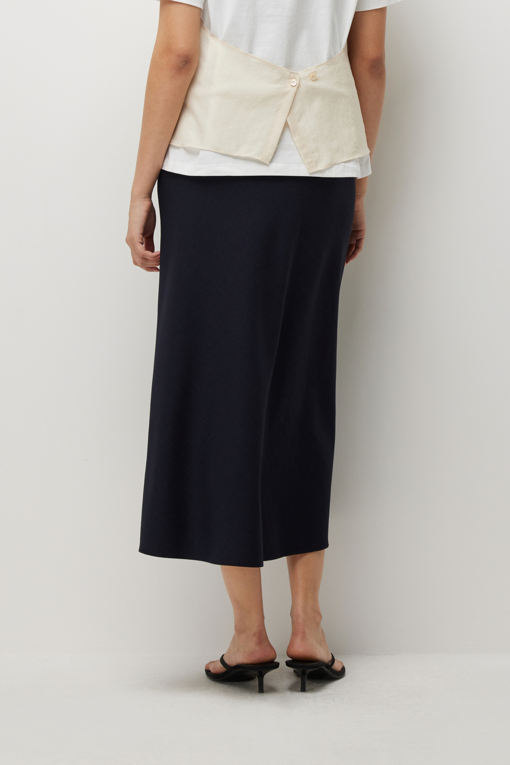https://img.benettonmall.com/PARTS/KS/26S/SASK35631DN_MB_D2.jpg?cb=1782918151