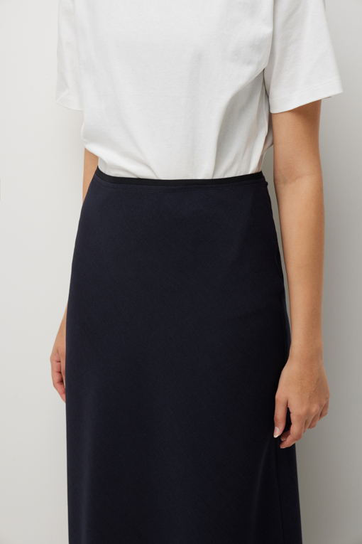 https://img.benettonmall.com/PARTS/KS/26S/SASK35631DN_MB_D3.jpg?cb=1782918151