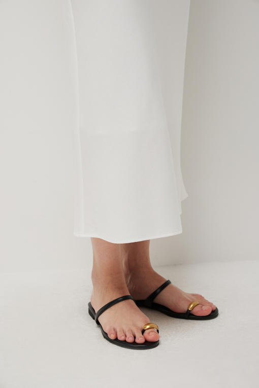 https://img.benettonmall.com/PARTS/KS/26S/SASK35631WH_MB_D5.jpg?cb=1782918151