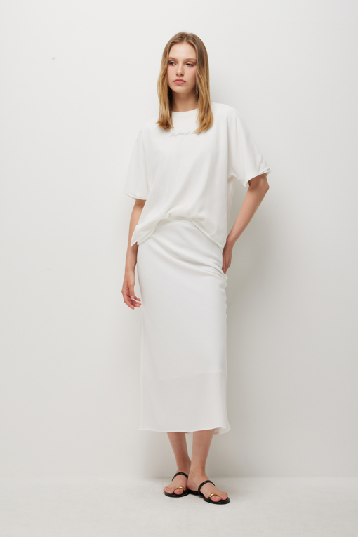 https://img.benettonmall.com/PARTS/KS/26S/SASK35631WH_MB_D6.jpg?cb=1782918151