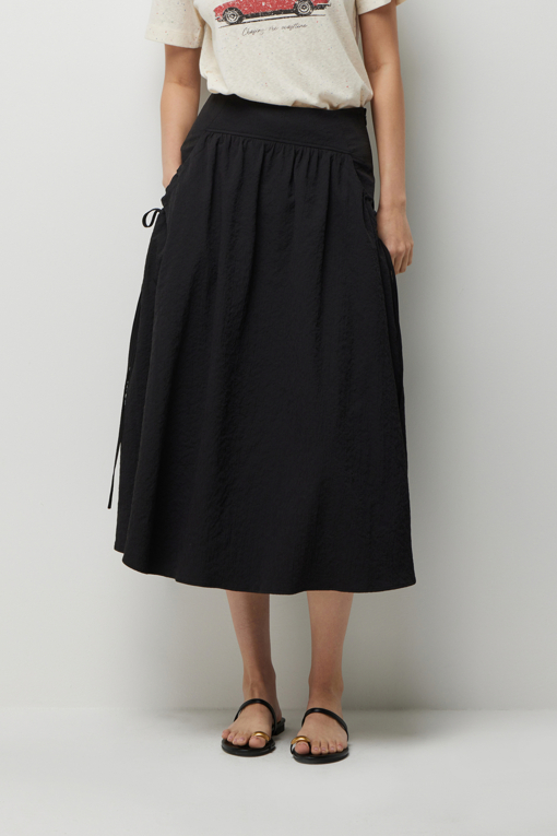 https://img.benettonmall.com/PARTS/KS/26S/SASK37631BK_MB_D0.jpg?cb=1782918151