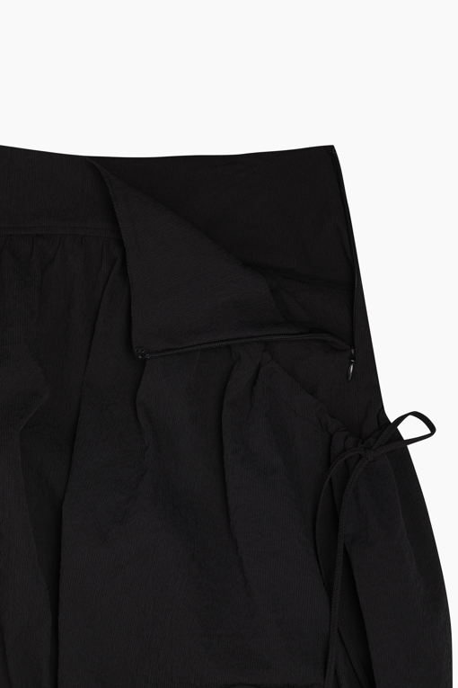 https://img.benettonmall.com/PARTS/KS/26S/SASK37631BK_MB_D14.jpg?cb=1782918151