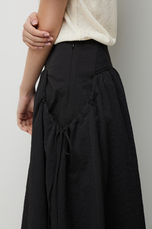 https://img.benettonmall.com/PARTS/KS/26S/SASK37631BK_MB_D4.jpg?cb=1782918151