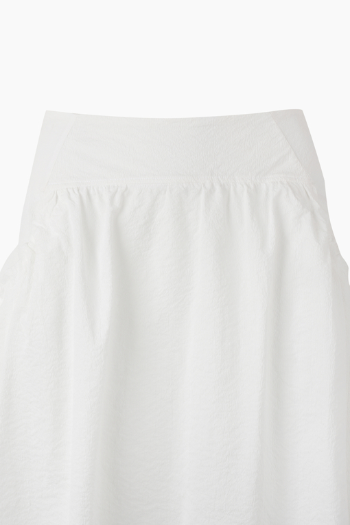 https://img.benettonmall.com/PARTS/KS/26S/SASK37631WH_MB_D12.jpg?cb=1782918151