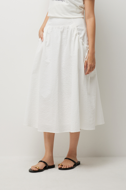 https://img.benettonmall.com/PARTS/KS/26S/SASK37631WH_MB_D2.jpg?cb=1782918151
