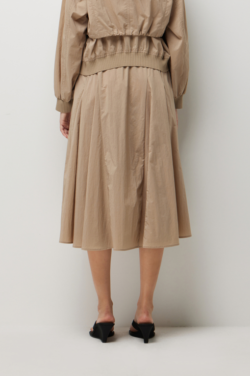 https://img.benettonmall.com/PARTS/KS/26S/SASK38631BE_MB_D2.jpg?cb=1778668868