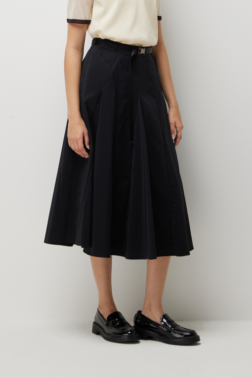 https://img.benettonmall.com/PARTS/KS/26S/SASK38631BK_MB_D1.jpg?cb=1778668868