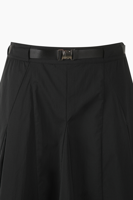 https://img.benettonmall.com/PARTS/KS/26S/SASK38631BK_MB_D12.jpg?cb=1778668868