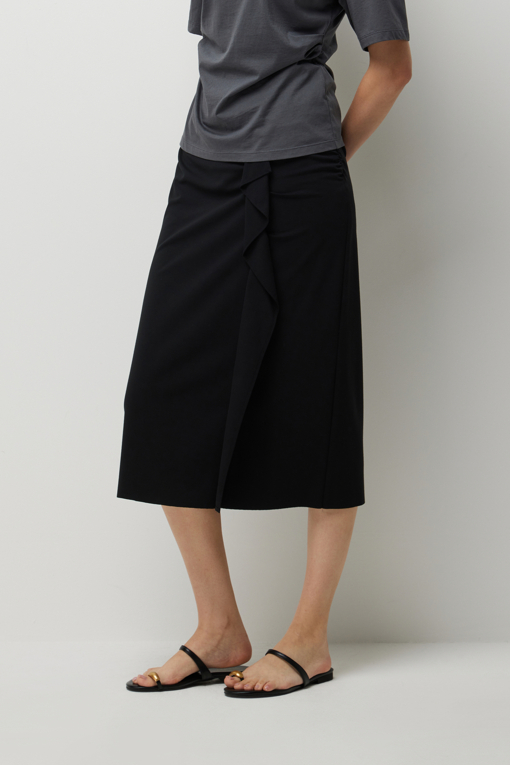 https://img.benettonmall.com/PARTS/KS/26S/SASK40631BK_MB_D1.jpg?cb=1782918151