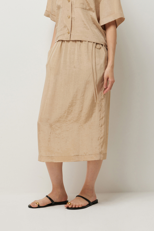 https://img.benettonmall.com/PARTS/KS/26S/SASK42631BE_MB_D1.jpg?cb=1781170995
