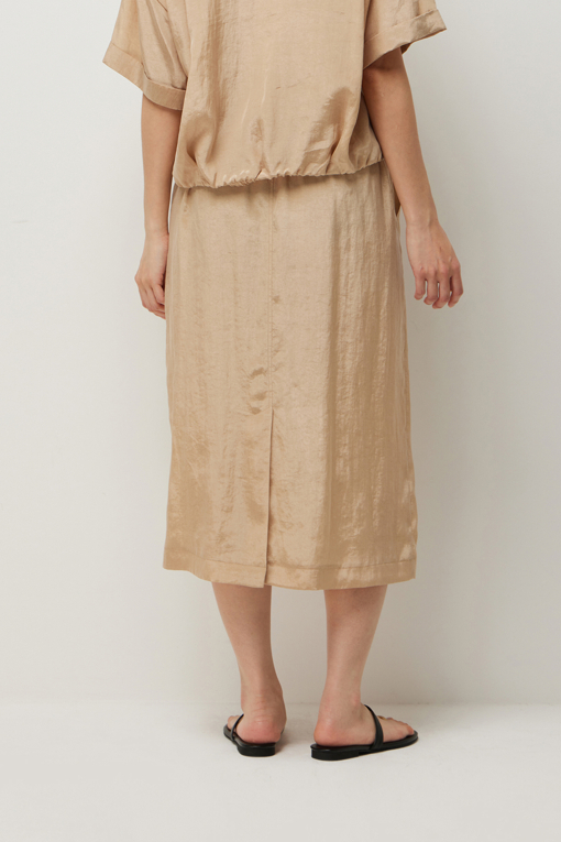 https://img.benettonmall.com/PARTS/KS/26S/SASK42631BE_MB_D2.jpg?cb=1781170995