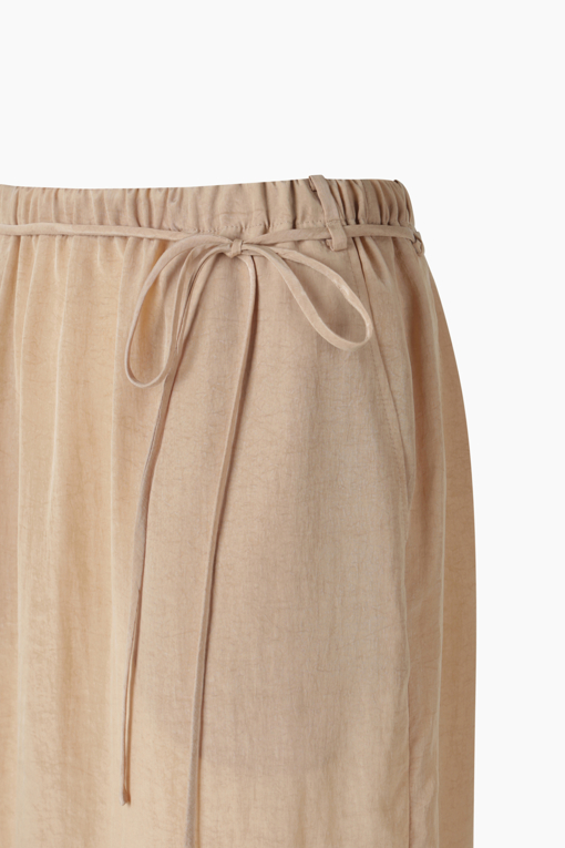 https://img.benettonmall.com/PARTS/KS/26S/SASK42631BE_MB_D3.jpg