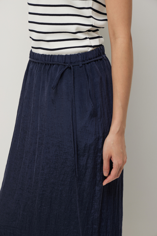https://img.benettonmall.com/PARTS/KS/26S/SASK42631DN_MB_D5.jpg?cb=1781170995