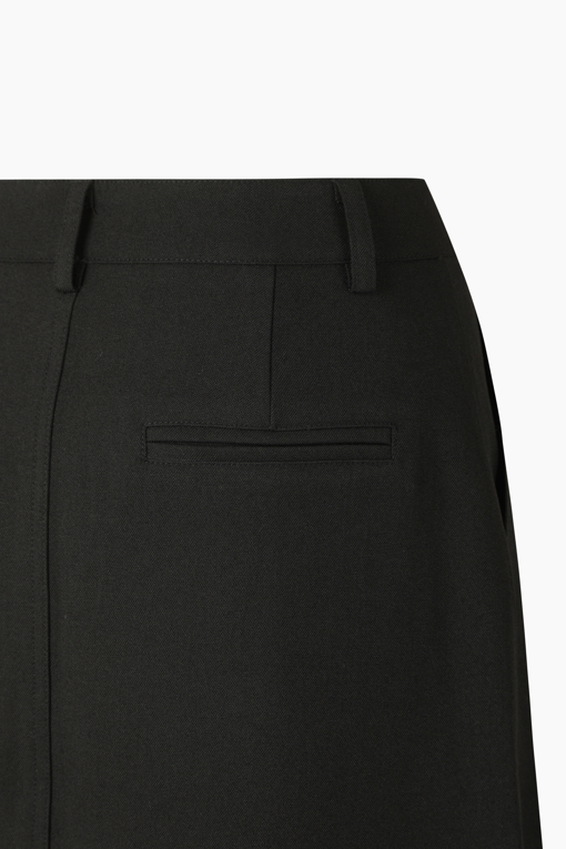 https://img.benettonmall.com/PARTS/KS/26S/SASK70611BK_MB_D13.jpg?cb=1782918151