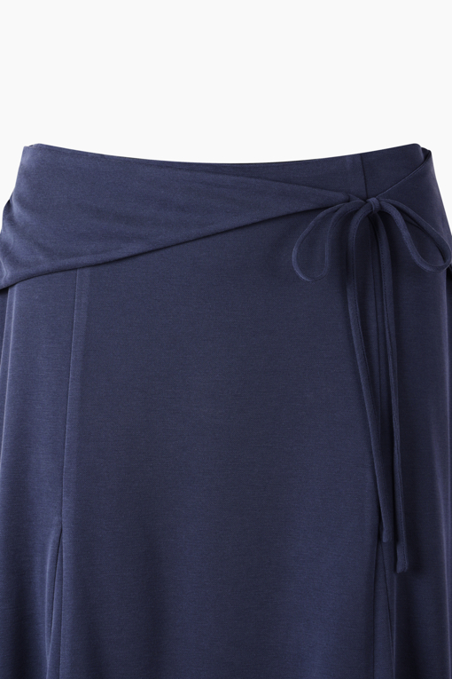 https://img.benettonmall.com/PARTS/KS/26S/SASKE1631NY_MB_D12.jpg?cb=1777643535