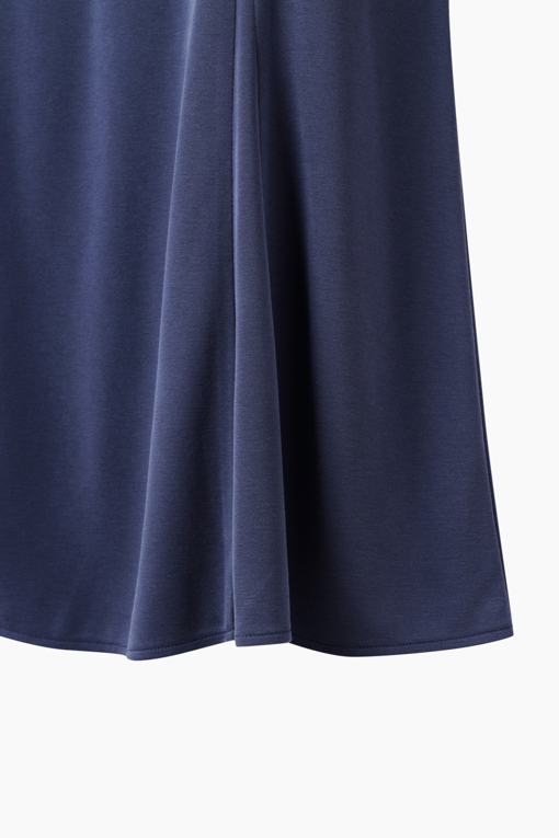 https://img.benettonmall.com/PARTS/KS/26S/SASKE1631NY_MB_D13.jpg?cb=1777643535