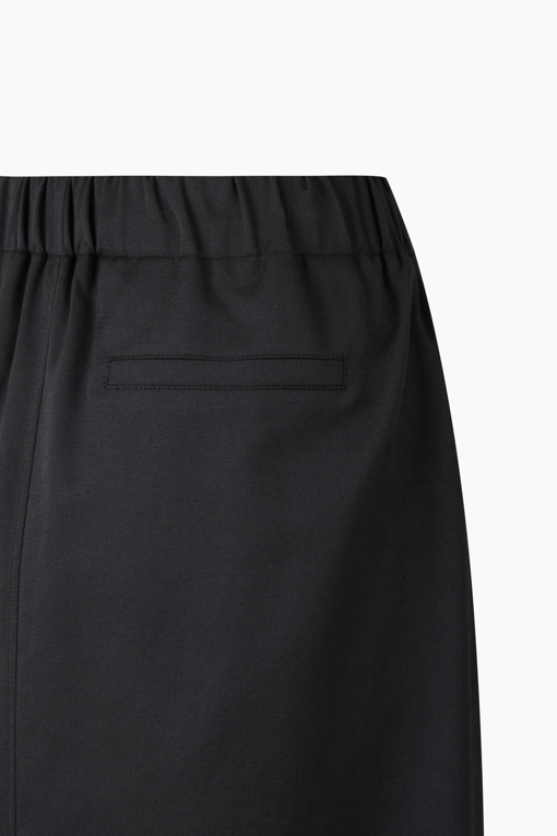 https://img.benettonmall.com/PARTS/KS/26S/SASKE2631BK_MB_D15.jpg?cb=1778668868