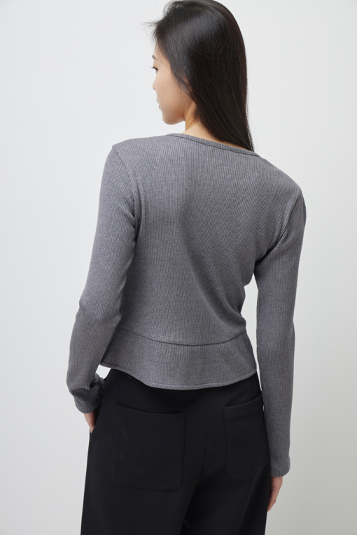 https://img.benettonmall.com/PARTS/KS/26S/SATS03611MG_MB_D4.jpg?cb=1782918151