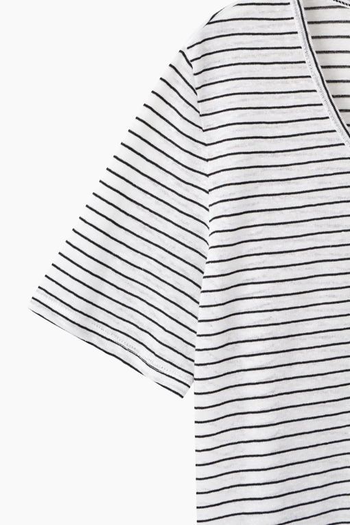 https://img.benettonmall.com/PARTS/KS/26S/SATS33631BB_MB_D14.jpg?cb=1782918151