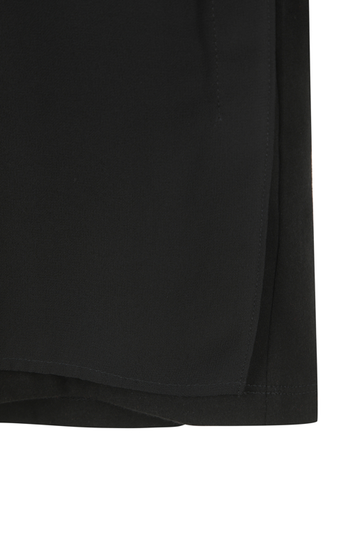 https://img.benettonmall.com/PARTS/KS/26S/SATS42631BK_MB_D14.jpg?cb=1782918151