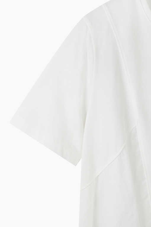 https://img.benettonmall.com/PARTS/KS/26S/SATS45631IV_MB_D13.jpg?cb=1782918151