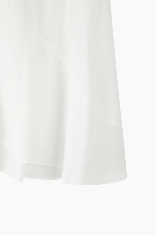 https://img.benettonmall.com/PARTS/KS/26S/SATS45631IV_MB_D14.jpg?cb=1782918151