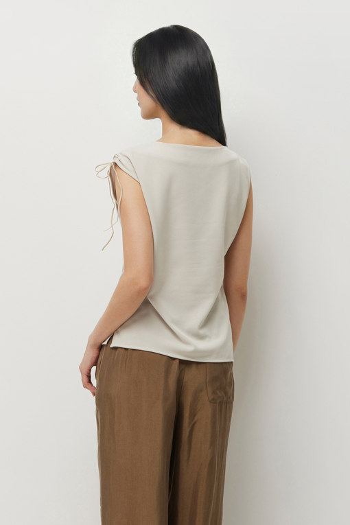 https://img.benettonmall.com/PARTS/KS/26S/SATS48631BE_MB_D2.jpg?cb=1782918151